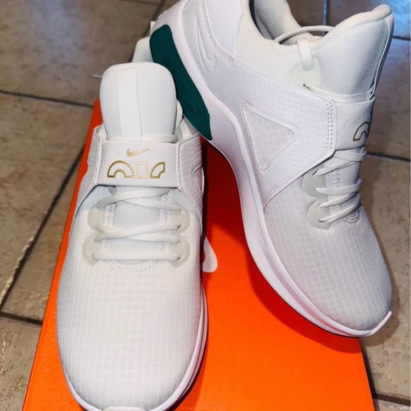 Nike AirMax Bella Tr5 - Picture 2 of 5